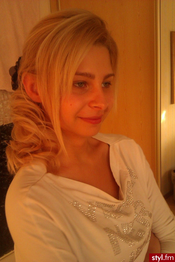 Blond Upięcie Kręcone z grzywką Wieczorowe Średnie Fryzury