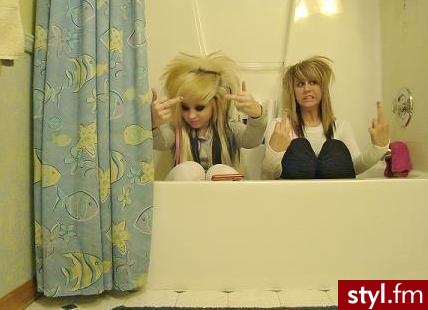 Jen Curbstomp. Jeśli zdjęcie już jest w galerii podaj link to usunę :) - EMO Alternatywne Średnie Fryzury