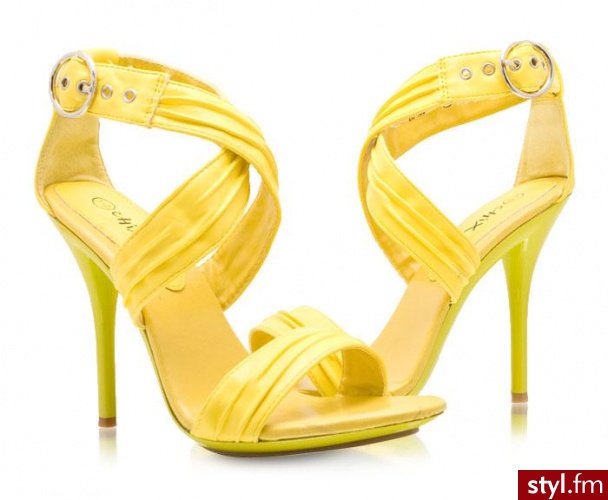 DeeZee .... sandałki na szpilce są dostępne w 4 kolorach ...
cena 79,00 zł ;)
moim zdaniem pięknie prezentują się na nodze ;) - Pozostałe Buty Moda