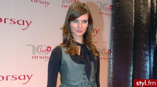 karolina malinowska - Średnie Fryzury