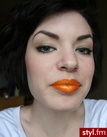 USTA USTA. Electric orange Trust Fund from MAD Minerals -
Craaazy (both me and the lips I guess) Nea from Ninja Minerals -
Deep blue Karma from Ninja Minerals -
Turqoise UR Fine from MAD Minerals - 
Grass green Lots of Love from MAD Minerals - - Makijaże