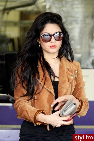 Vanessa Hudgens. Vanessa Hudgens - Długie Fryzury