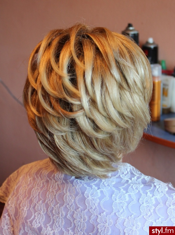 Blond Rozpuszczone Proste Wieczorowe Krótkie Fryzury