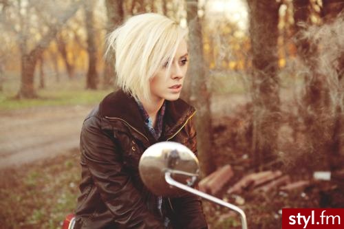 Blond Rozpuszczone Proste z grzywką Na co dzień Średnie Fryzury