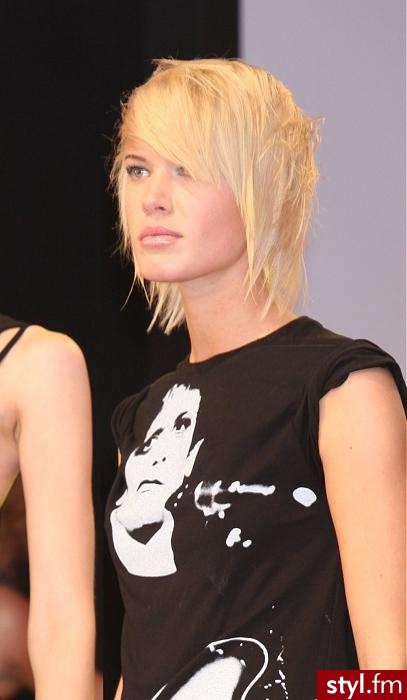 Średnie Fryzury