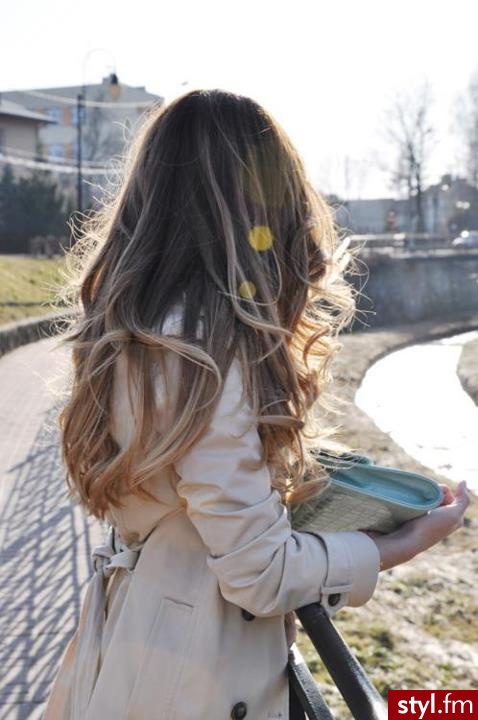 Blond Rozpuszczone Kręcone Na co dzień Długie Fryzury