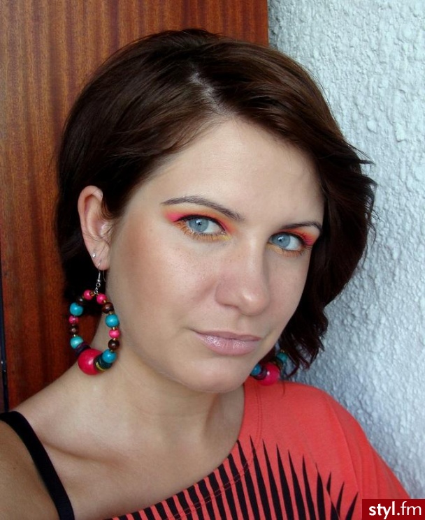 odważnie i kolorowo,coś na smutne i pochmurne jesienne dni :) - Makijaże
