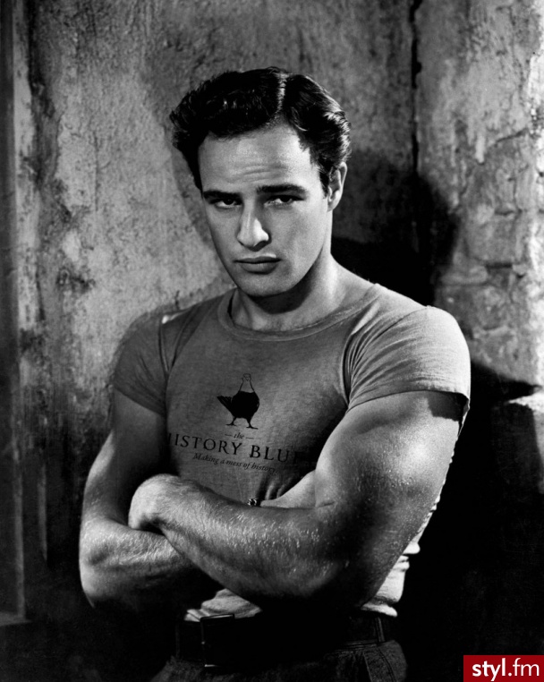 Marlon Brando - Fryzury gwiazd Średnie Męskie Fryzury