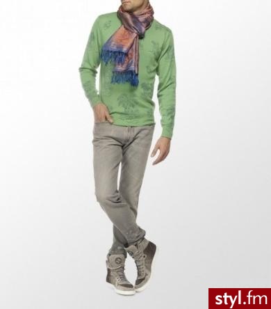 Sweter Matthew Williamson. Sweter Matthew Williamson. Cena: 399 funtów, czyli około 1 930 zł

Kupisz w sklepie internetowym Harrods. - Pozostałe Ciuchy Moda