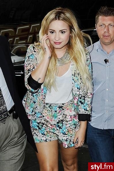 Demi Lovato - Moda uliczna Inne Moda