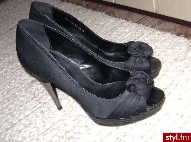 buty firmy Deichman. buciki sa na 10 cm metalowej szpilce.rozmiar 37. stan bardzo dobry.miałam je raz na nogach, niestety sa na mnie zaduze. wiecej pytan GG 11161640 - Misz-masz