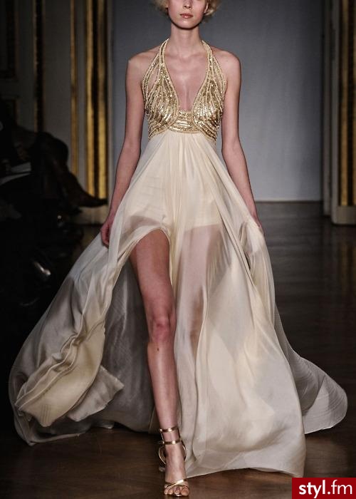 Sukienki Moda