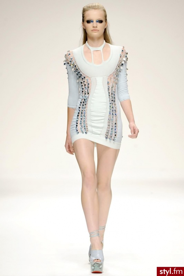 Sukienki Moda