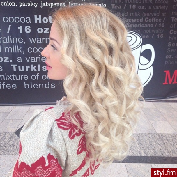 Blond Rozpuszczone Kręcone Na co dzień Długie Fryzury