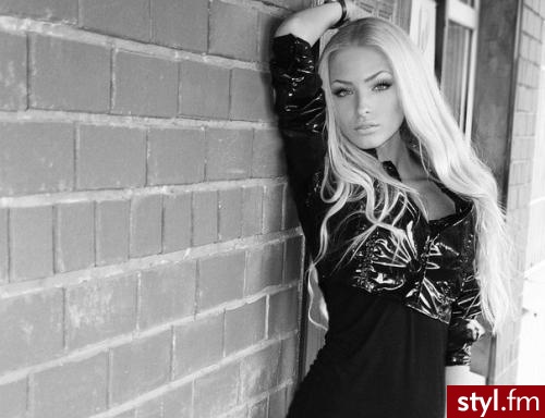 Długie - Blond Rozpuszczone Kręcone Na co dzień Średnie Fryzury