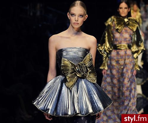 Sukienki Moda