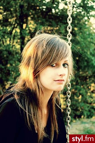 Średnie Fryzury