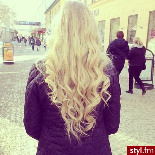 Blond Rozpuszczone Kręcone Na co dzień Długie Fryzury