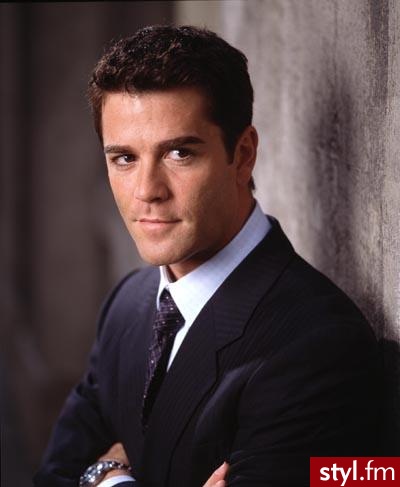 Yannick Bisson - Średnie Męskie Fryzury