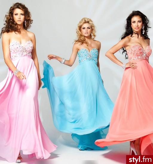Sukienki Moda