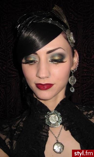 Smokey Teal & Olive Film Noir Makeup look - Wieczorowe Makijaże