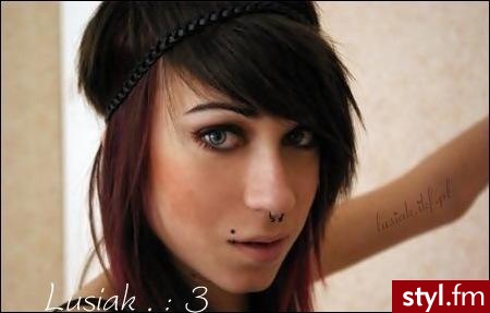 - - Średnie Fryzury