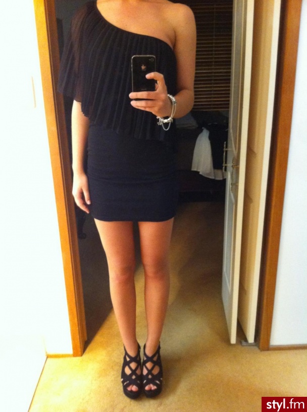 Sukienki Moda