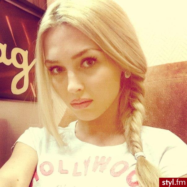 Blond Warkocze Kręcone Na co dzień Średnie Fryzury