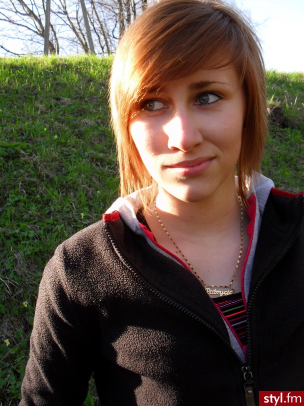 Średnie Fryzury