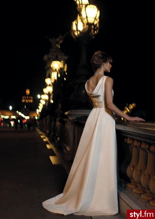Sukienki Moda