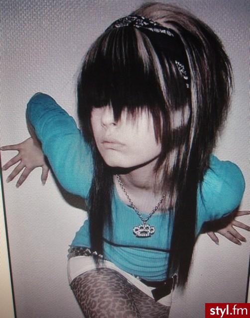 nie mój fryz :) - EMO Alternatywne Średnie Fryzury