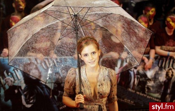 Emma Watsone. Emma Watson na premierze filmu \"Harry Potter i Książe Półkrwi\" - Pozostałe Ciuchy Moda