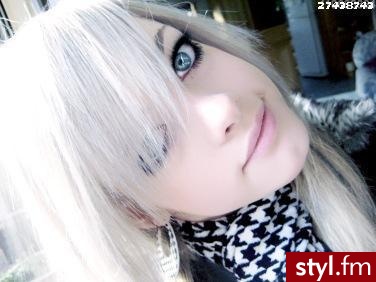 ;/. ;dd - EMO Alternatywne Średnie Fryzury
