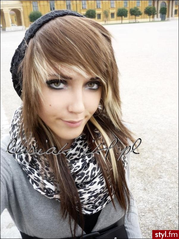 Średnie Fryzury