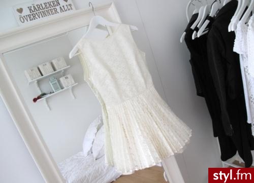 Sukienki Moda