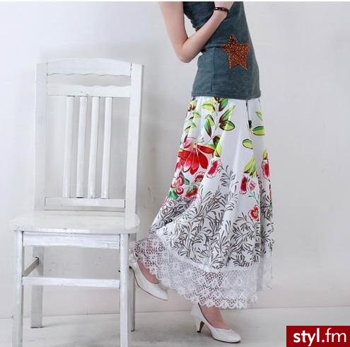 Piękna spódnica w stylu folk, mogąca posłużyć także jako sukienka. Cena: 67,90 zł. Dostępna na Allegro. - Pozostałe Ciuchy Moda
