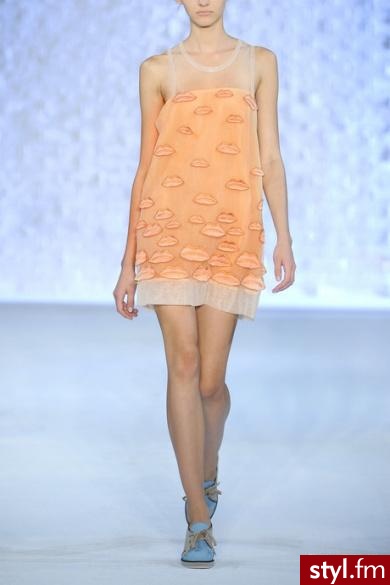 sukienka. 840 euro Philosophy di Alberta Ferretti
Jeżeli już jest proszę o link - Pozostałe Ciuchy Moda