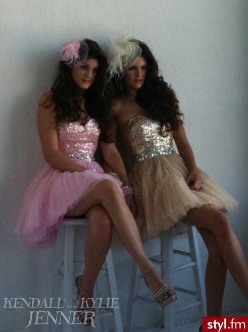 Sukienki Moda