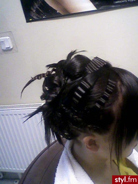 Wieczorowe Średnie Fryzury