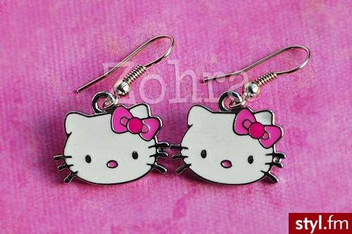 http://allegro.pl/item593950216_emo_kolczyki_hello_kitty_hit_mega_promocja.html#gallery - Pozostałe Dodatki Moda