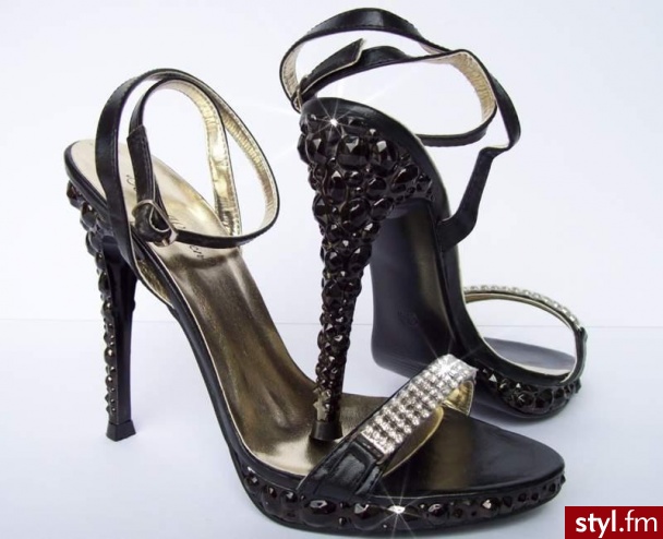 szpilki - Pozostałe Buty Moda