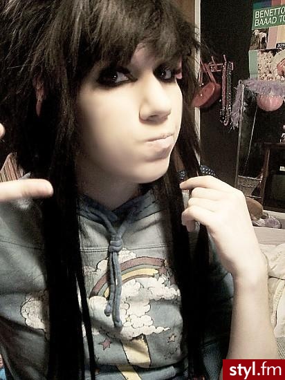 Fryzury - emo. Jeśli zdjęcie znajduje się już w galerii podaj link- usunę - EMO Alternatywne Średnie Fryzury