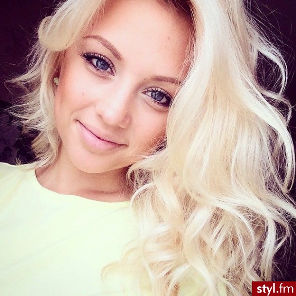 Blond Rozpuszczone Kręcone Na co dzień Średnie Fryzury