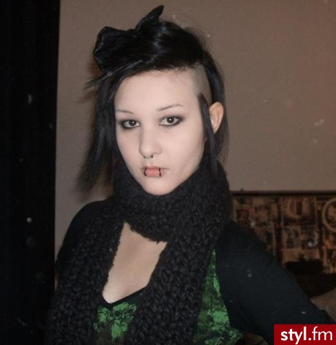 Ja. Troche juz mi odrosły <moja wczesniejsza fryzura> - Punk Rock Alternatywne Średnie Fryzury