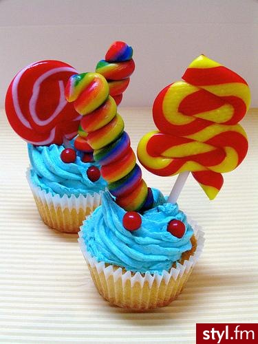 Moje obiecane babeczki ; **
mysticalxcupcake ty lachonie ; )) - Misz-masz