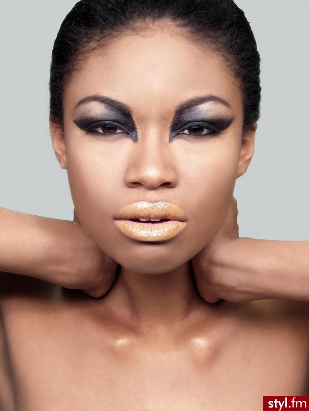 Który makijaż lepszy?. wybieramy smoky eyes! - Misz-masz