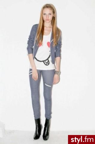 Jeżeli zdjęcie znajduje się już w galerii poproszę o link - Moda uliczna Inne Moda