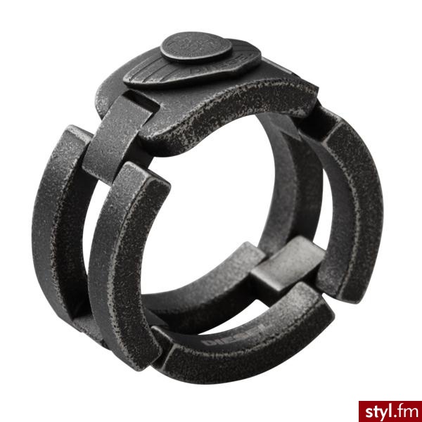 BIŻUTERIA MĘSKA DIESEL - SYGNET  DX0562040 Rozmiar 20 - Pierścionki Biżuteria Moda