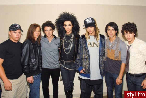 Tokio Hotel i Jonas Brothers ;DD ;] - Średnie Męskie Fryzury