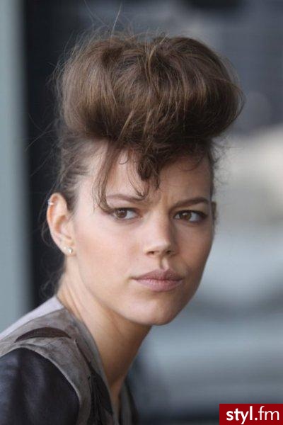 inna - Średnie Fryzury